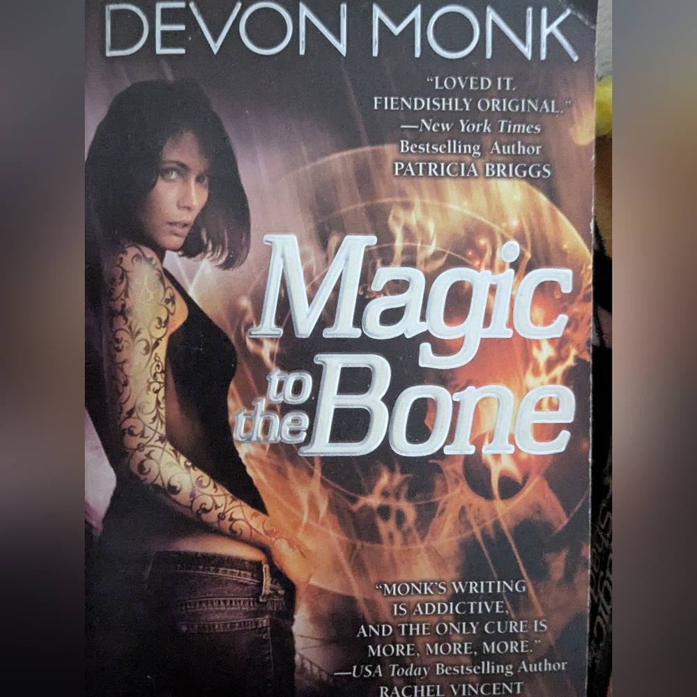 Magic to the Bone; Magic In The Shadows Allie Beckstrom, Book 1&3